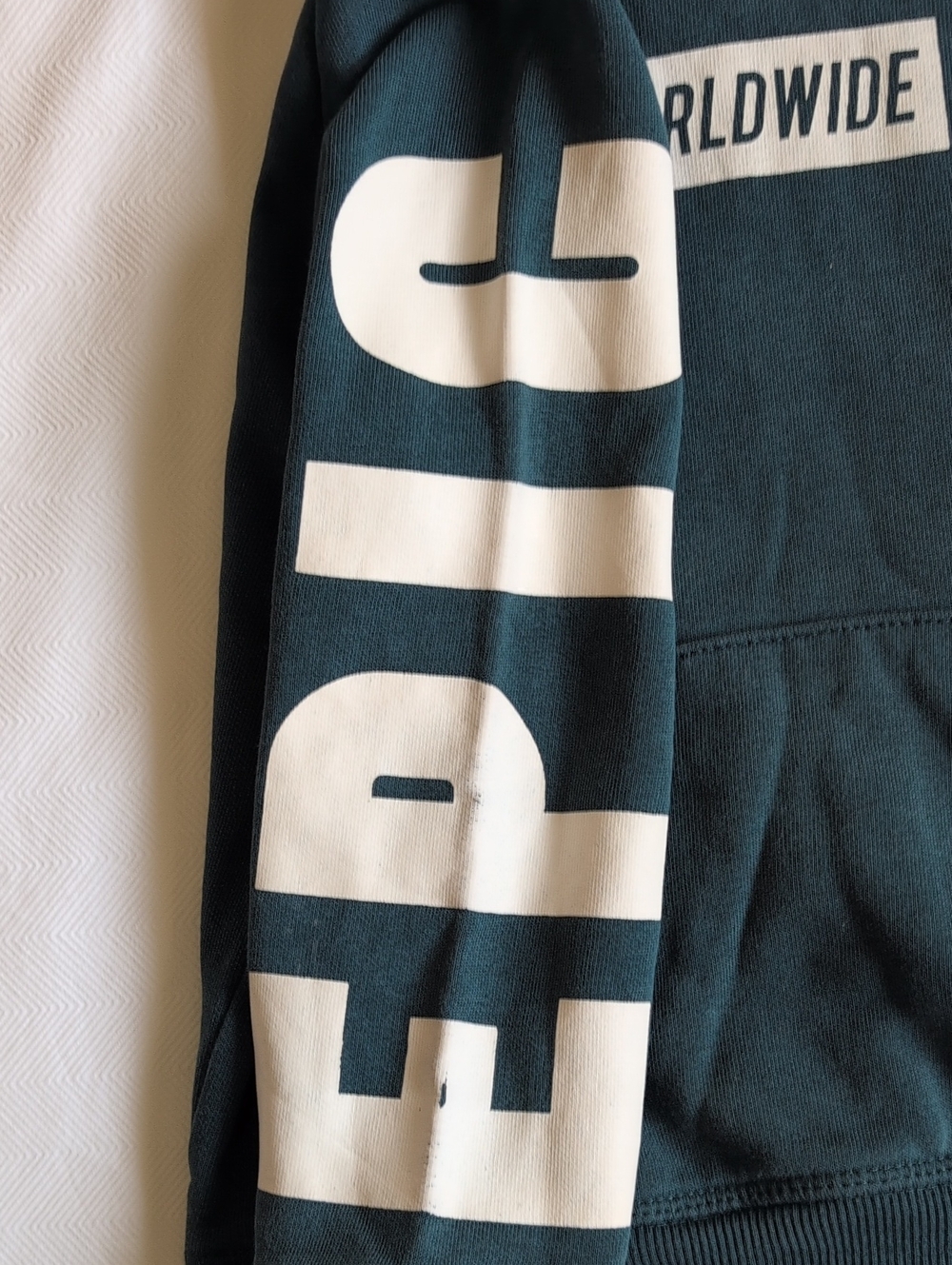 Lot of 3 Boys Puma Peanuts Zara Carter's Graphic Sweatshirts Hoodies 5T - Picture 11 of 13